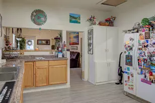 903 W 11th St, Medford, OR 97501 - Photo 7