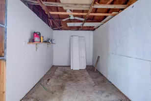 903 W 11th St, Medford, OR 97501 - Photo 47