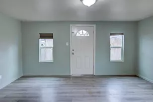 903 W 11th St, Medford, OR 97501 - Photo 27
