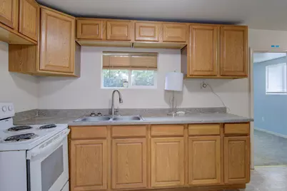 903 W 11th Street, Medford, OR 97501 - Photo 31