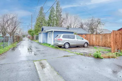903 W 11th Street, Medford, OR 97501 - Photo 45