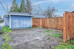 903 W 11th St, Medford, OR 97501 - Photo 45