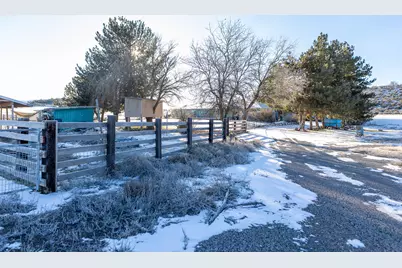 521 Old Midland Road, Midland, OR 97634 - Photo 7