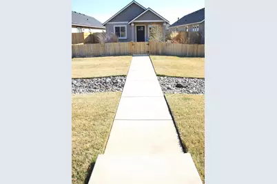 3288 NW 10th Street, Redmond, OR 97756 - Photo 1