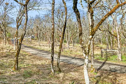 2083 Knowles Road, Medford, OR 97501 - Photo 9