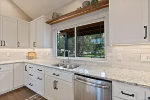 920 Cinnamon Teal Dr, Redmond, OR 97756 - Photo 35