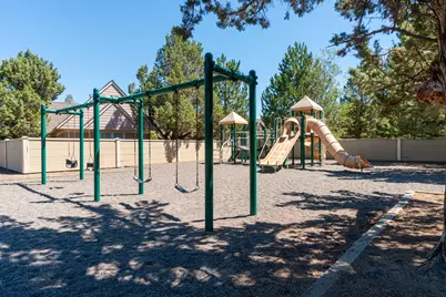 1203 Highland View Loop, Redmond, OR 97756 - Photo 59