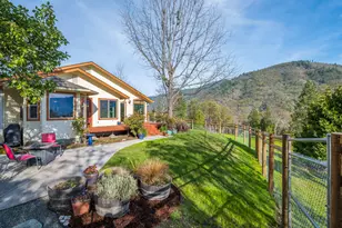 160 Wallace Ln, Grants Pass, OR 97527 - Photo 1