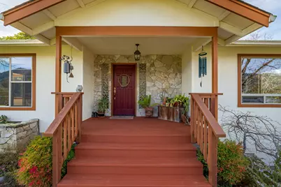 160 Wallace Lane, Grants Pass, OR 97527 - Photo 3