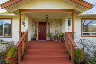 160 Wallace Ln, Grants Pass, OR 97527 - Photo 3