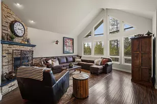 57731 Wallowa Ln, Sunriver, OR 97707 - Photo 7