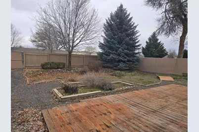 10631 Kincheloe Avenue, Klamath Falls, OR 97603 - Photo 11