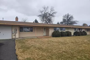 10631 Kincheloe Ave, Klamath Falls, OR 97603 - Photo 1