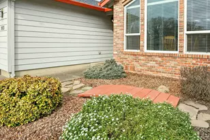 160 Meadow View Dr, Phoenix, OR 97535 - Photo 3