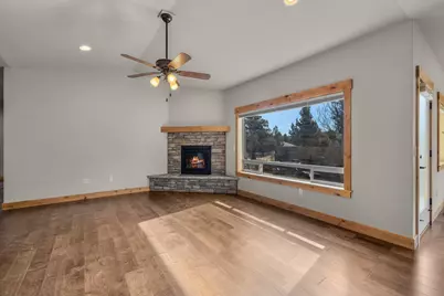 10103 Juniper Glen Circle, Redmond, OR 97756 - Photo 5