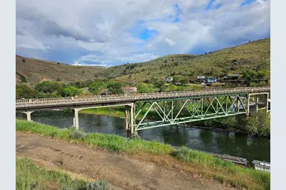 390 Elrod Place, Maupin, OR 97037 - Photo 23