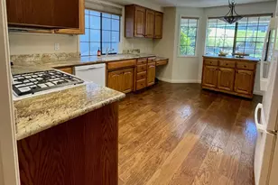 2446 Heritage Way, Medford, OR 97504 - Photo 17