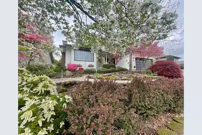 2446 Heritage Way, Medford, OR 97504 - Photo 3
