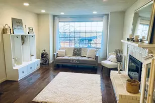 2446 Heritage Way, Medford, OR 97504 - Photo 3