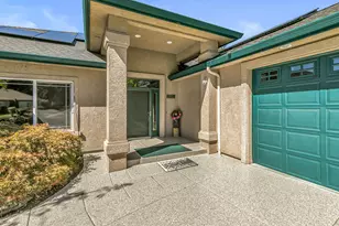 422 Robert Trent Jones Blvd, Eagle Point, OR 97524 - Photo 3