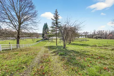 1583 Highway 234, Eagle Point, OR 97524 - Photo 3