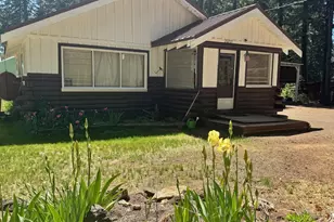 26705 Hotchkiss Dr, Klamath Falls, OR 97601 - Photo 1