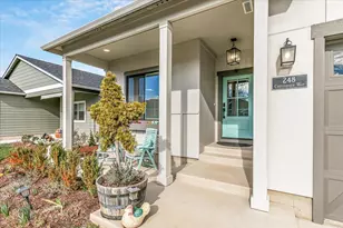 248 Christopher Way, Talent, OR 97540 - Photo 3