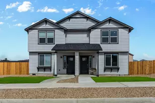 3382 NW 7th St, Redmond, OR 97756 - Photo 1