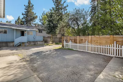 195 SE Roosevelt Avenue, Bend, OR 97702 - Photo 23