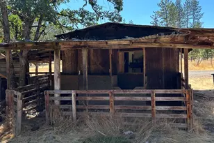 5845 Rhodes Ln, Eagle Point, OR 97524 - Photo 11