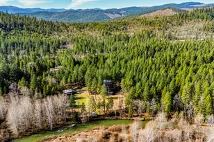9439 Holland Loop Rd, Cave Junction, OR 97523 - Photo 9