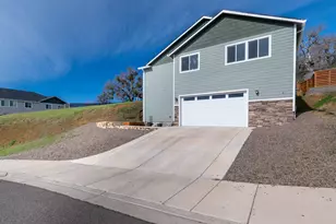 21 Cerulean Terrace, Eagle Point, OR 97524 - Photo 1