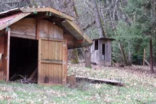 206 Lower Wolf Creek Rd, Wolf Creek, OR 97497 - Photo 13