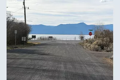 3592 E Lake Avenue, Chiloquin, OR 97624 - Photo 3