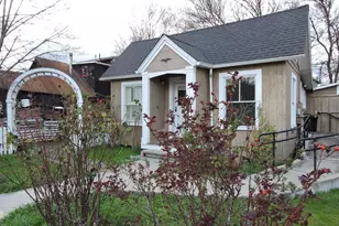 102 Home St, Talent, OR 97540 - Photo 1