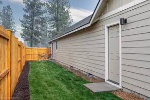 2825 NW Sterling Dr, Redmond, OR 97756 - Photo 5