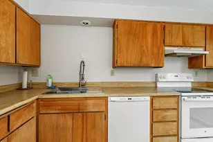 381 Glenn St, Ashland, OR 97520 - Photo 9