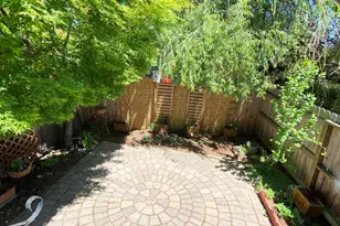 381 Glenn St, Ashland, OR 97520 - Photo 3