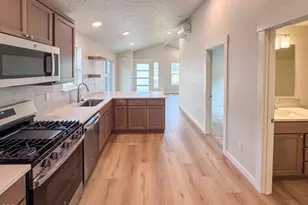 2830 NW Sterling Dr, Redmond, OR 97756 - Photo 3