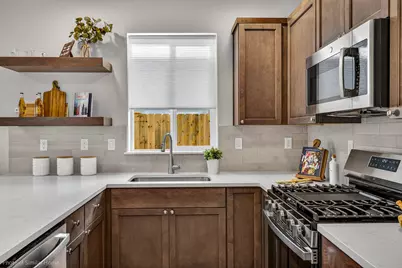 2684 NW 28th Street #256, Redmond, OR 97756 - Photo 5