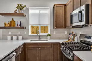 2684 NW 28th St, Redmond, OR 97756 - Photo 5