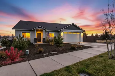 591 SW Cassidy Avenue, Madras, OR 97741 - Photo 1