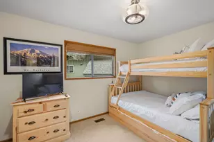 57055 Deer Ln, Sunriver, OR 97707 - Photo 17