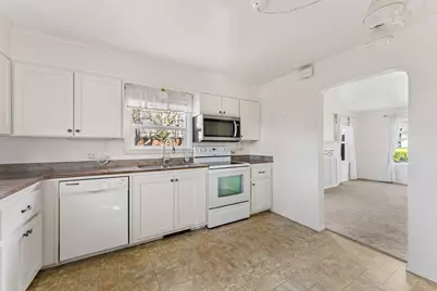 414 NE 11th Street, Grants Pass, OR 97526 - Photo 7