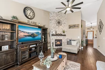 3043 Colonial Avenue, Medford, OR 97504 - Photo 5