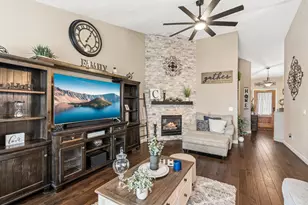 3043 Colonial Ave, Medford, OR 97504 - Photo 5