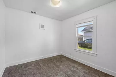 425 N Columbus Avenue, Medford, OR 97501 - Photo 17