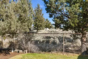 1152 NE Locksley Dr, Bend, OR 97701 - Photo 29