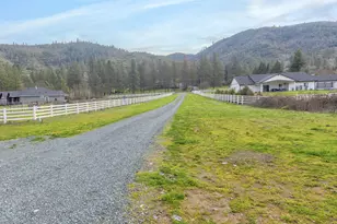 707 Wards Creek Rd, Rogue River, OR 97537 - Photo 33