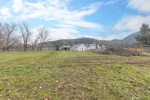 707 Wards Creek Rd, Rogue River, OR 97537 - Photo 27